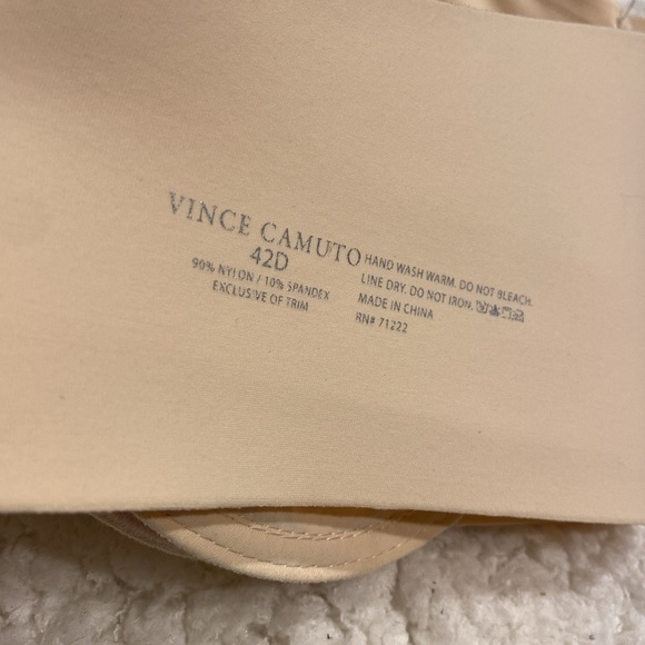 Vince Camuto cream colored plus size bra 42D - Picture 4 of 4